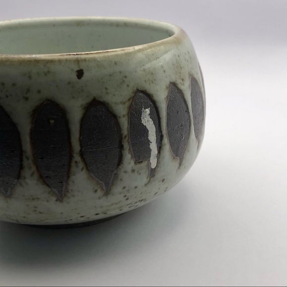 [vintage] Artist Signed Pottery Bowl Dish - Picture 12 of 13